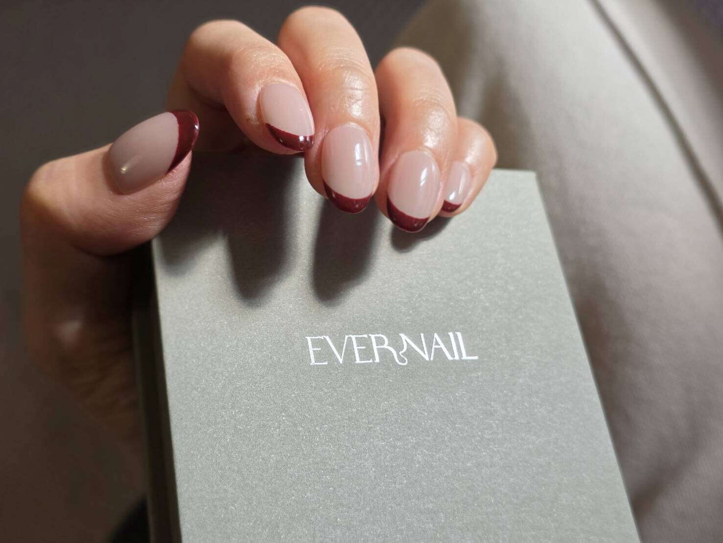 繰り返し使えるジェルネイルチップEVERNAIL：使い方や利用の流れ、人気